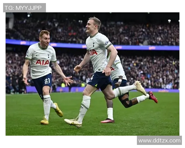 曼联与热刺激情对决直播中球迷们一同见证精彩时刻