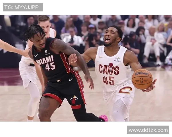 热火逆转骑士的传奇之战展现团队精神与不屈斗志